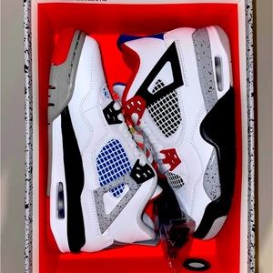Air Jordan 4 retro, Size 4Y / women’s 6